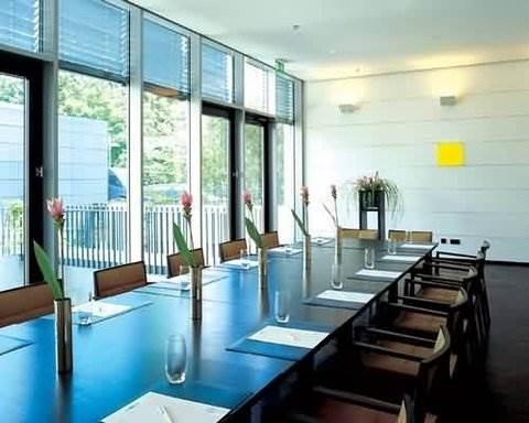 Innside By Melia Seestern