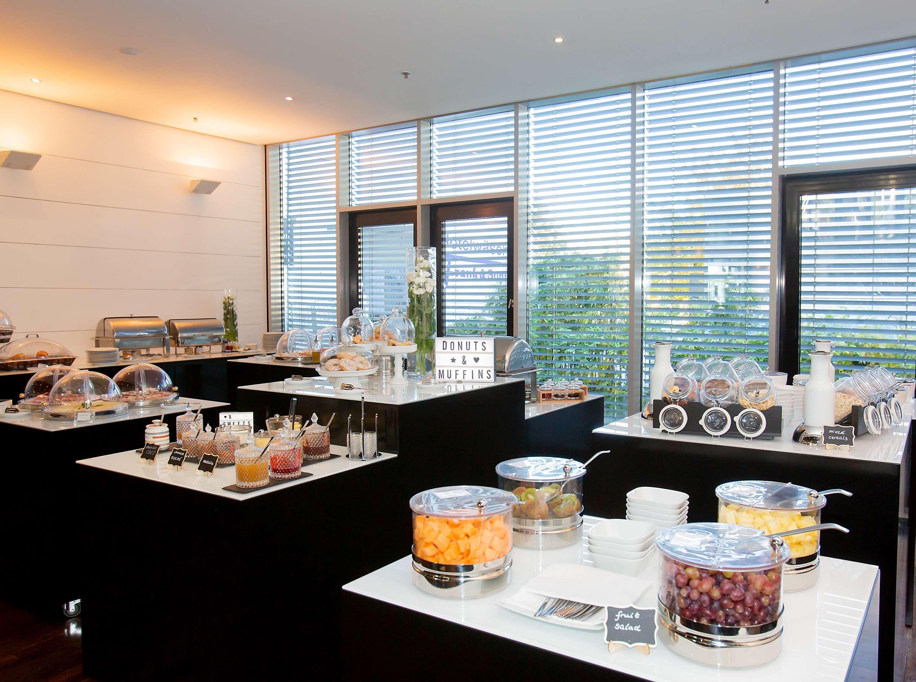 Innside By Melia Seestern